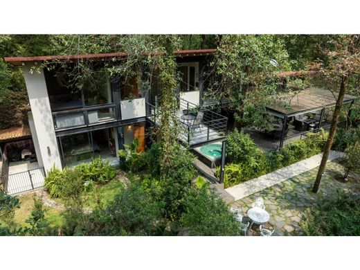 Residential complexes in Valle de Bravo, Estado de México