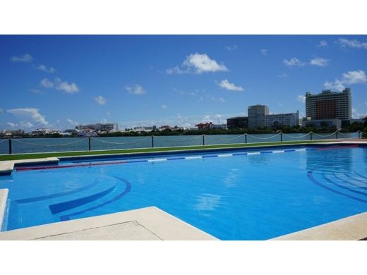 Apartment / Etagenwohnung in Cancún, Benito Juárez