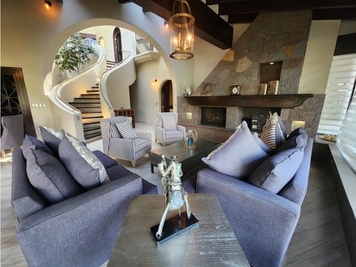 Casa de lujo en Valle de Bravo, Estado de México