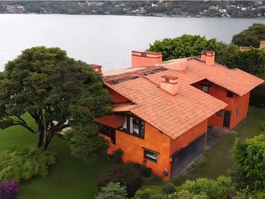 Luxury home in Valle de Bravo, Estado de México