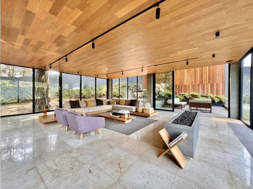 Luxury home in Valle de Bravo, Estado de México