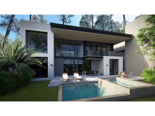 Casa de lujo en Valle de Bravo, Estado de México