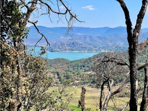 Terreno en Valle de Bravo, Estado de México