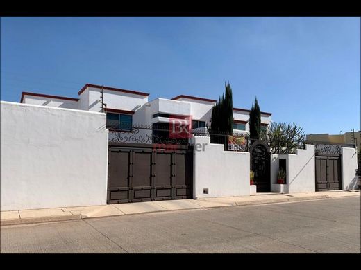 Ciudad Obregón, Cajemeの高級住宅