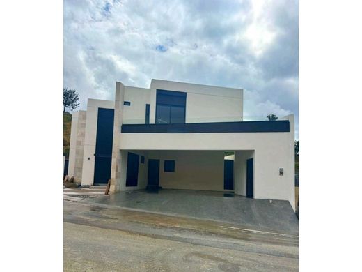 Luxury home in Santiago, Nuevo León