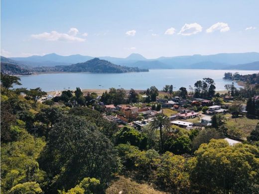 Teren w Valle de Bravo, Estado de México