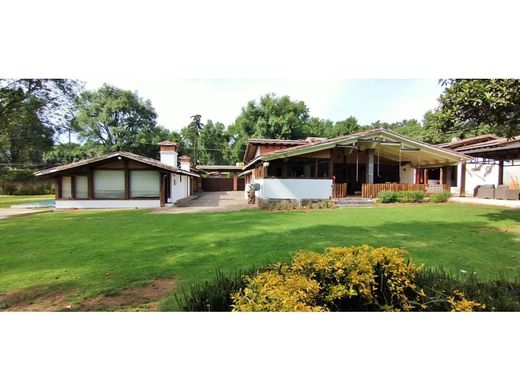 Luxury home for rent per month in Valle de Bravo