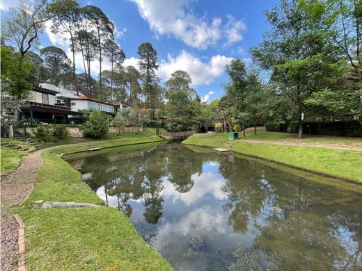 Kamienica w Valle de Bravo, Estado de México
