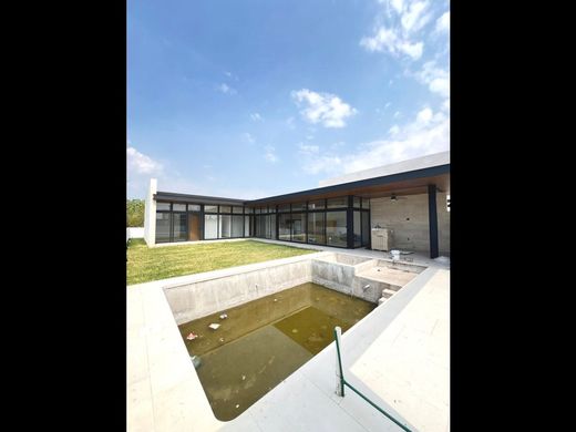 Luxury home in Atlatlahucan, Morelos