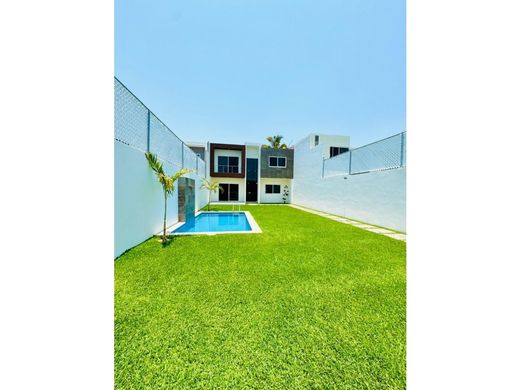 Πολυτελή κατοικία σε Cuernavaca, Estado de Morelos