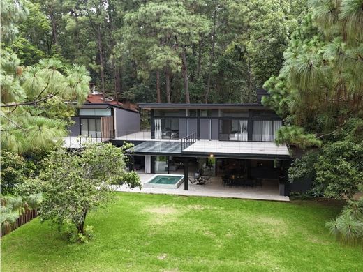 Residential complexes in Valle de Bravo, Estado de México