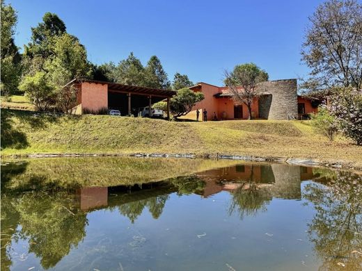 Farmhouse in Valle de Bravo, Estado de México