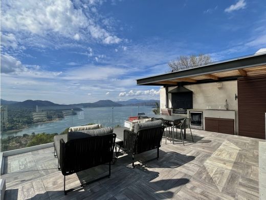 Luxury home in Valle de Bravo, Estado de México