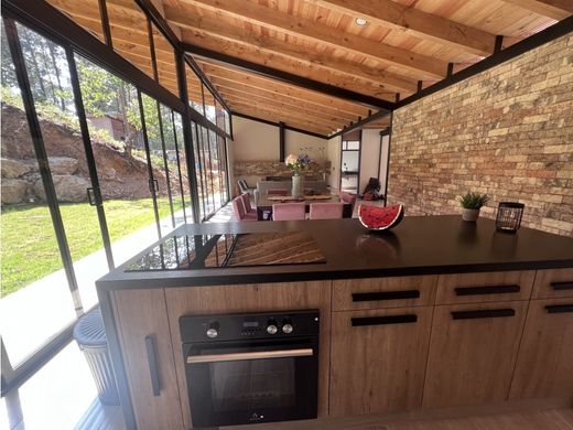 Casa de lujo en Valle de Bravo, Estado de México