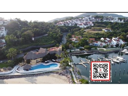 Teren w Ixtapa-Zihuatanejo, Zihuatanejo de Azueta