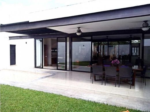 Luxury home in Cholul, Campeche