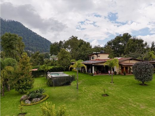 Luxury home in Valle de Bravo, Estado de México