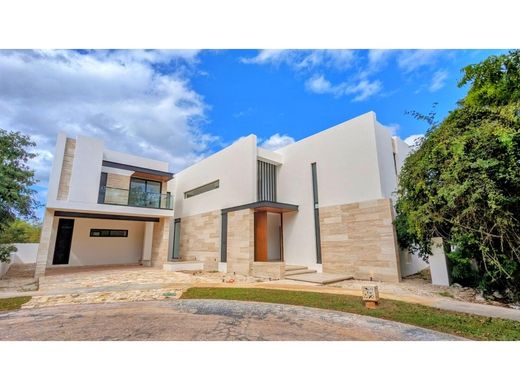 Πολυτελή κατοικία σε Mérida, Estado de Yucatán