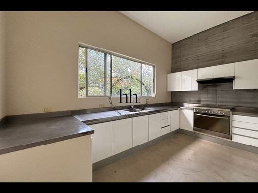 Luxury home in San Pedro, China