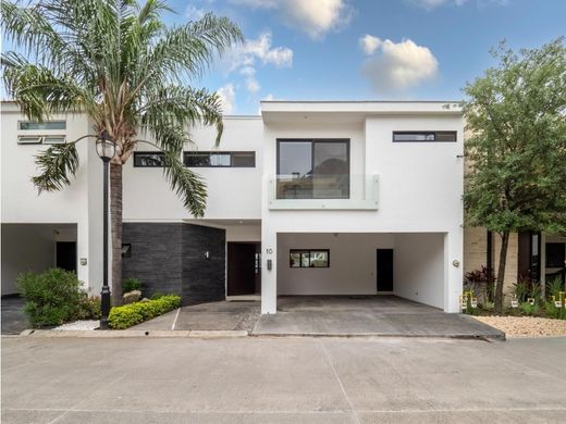 Luxury home in Monterrey, Nuevo León