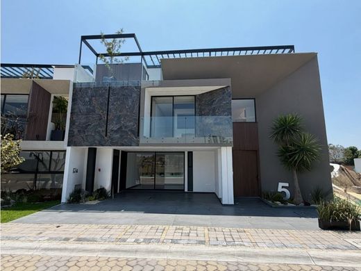 Luxury home in Santa Clara, Ocoyucan