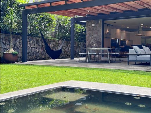 Complexes résidentiels à Valle de Bravo, Estado de México