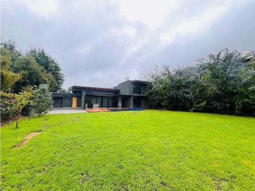 Πολυτελή κατοικία σε Valle de Bravo, Estado de México