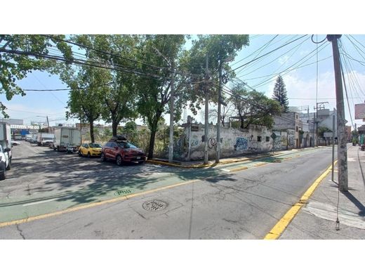 Grond in Tlalnepantla, Tlalnepantla de Baz