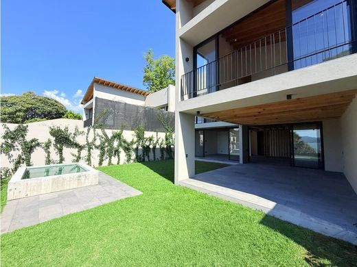 Residential complexes in Valle de Bravo, Estado de México