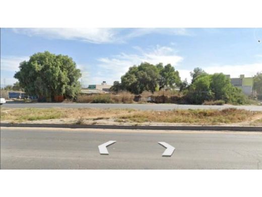 Grond in Ecatepec de Morelos, Mexico (staat)