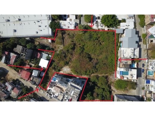 Land in Acapulco, Acapulco de Juárez