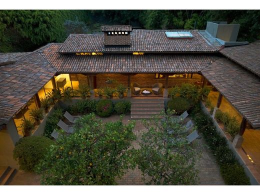 Luxury home in Valle de Bravo, Estado de México