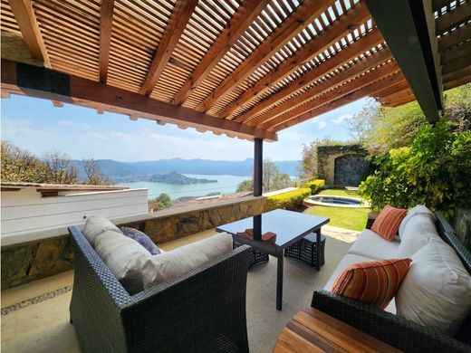 Luxury home in Valle de Bravo, Estado de México