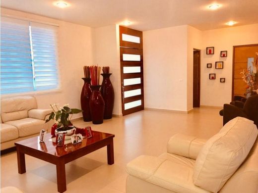 Casa de lujo en Ciudad López Mateos, Atizapán de Zaragoza