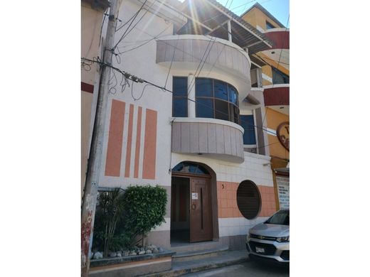 Edificio en Iguala de la Independencia, Estado de Guerrero