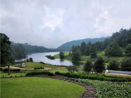 Ρουστίκ ή αγροικία σε Valle de Bravo, Estado de México