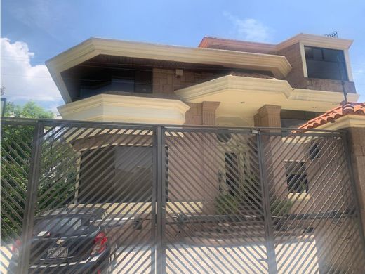 Naucalpan de Juárez, メヒコ州の高級住宅