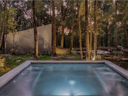 Residential complexes in Valle de Bravo, Estado de México