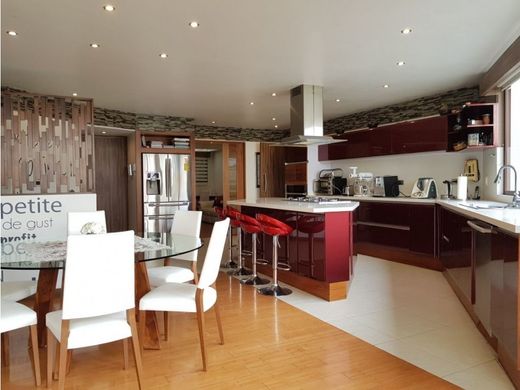 Casa di lusso a Ciudad López Mateos, Atizapán de Zaragoza