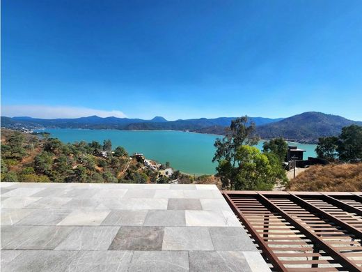 Valle de Bravo, メヒコ州の高級住宅