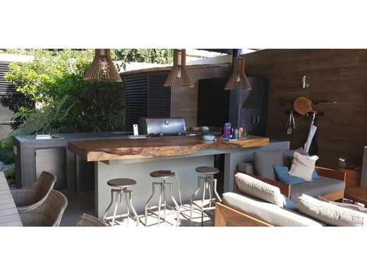 Valle de Bravo, メヒコ州の高級住宅