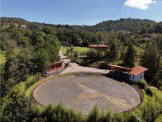 Farmhouse in Valle de Bravo, Estado de México