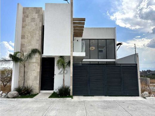 Luxury home in Xochitepec, Morelos
