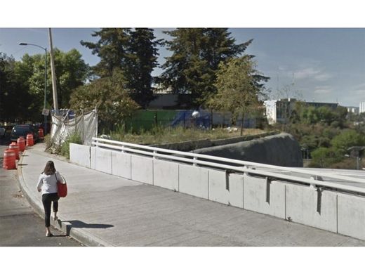 أرض ﻓﻲ Huixquilucan, Estado de México