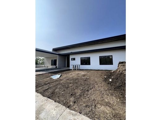 Luxury home in Atlatlahucan, Morelos