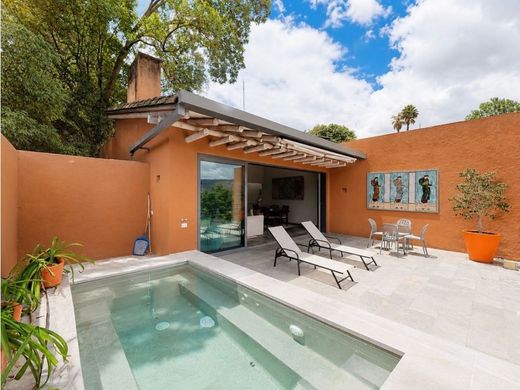 Wohnkomplexe in Valle de Bravo, México (Bundesstaat)