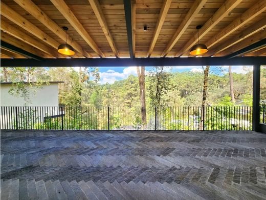 豪宅  Valle de Bravo, 墨西哥州