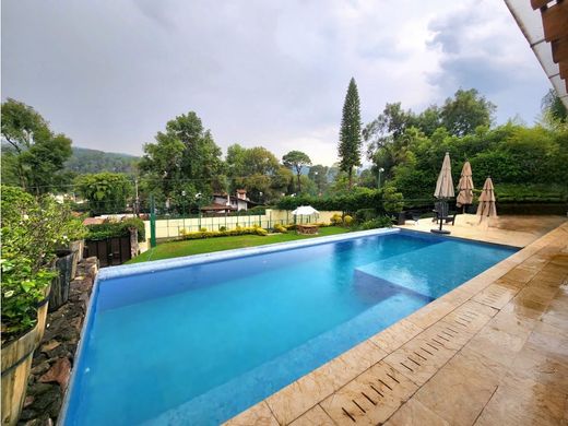 Casa de lujo en Valle de Bravo, Estado de México