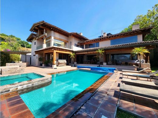 Luxury home in Valle de Bravo, Estado de México
