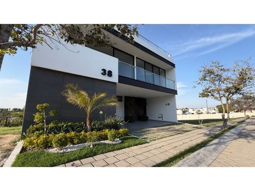 Luxury home in Santa Clara, Ocoyucan